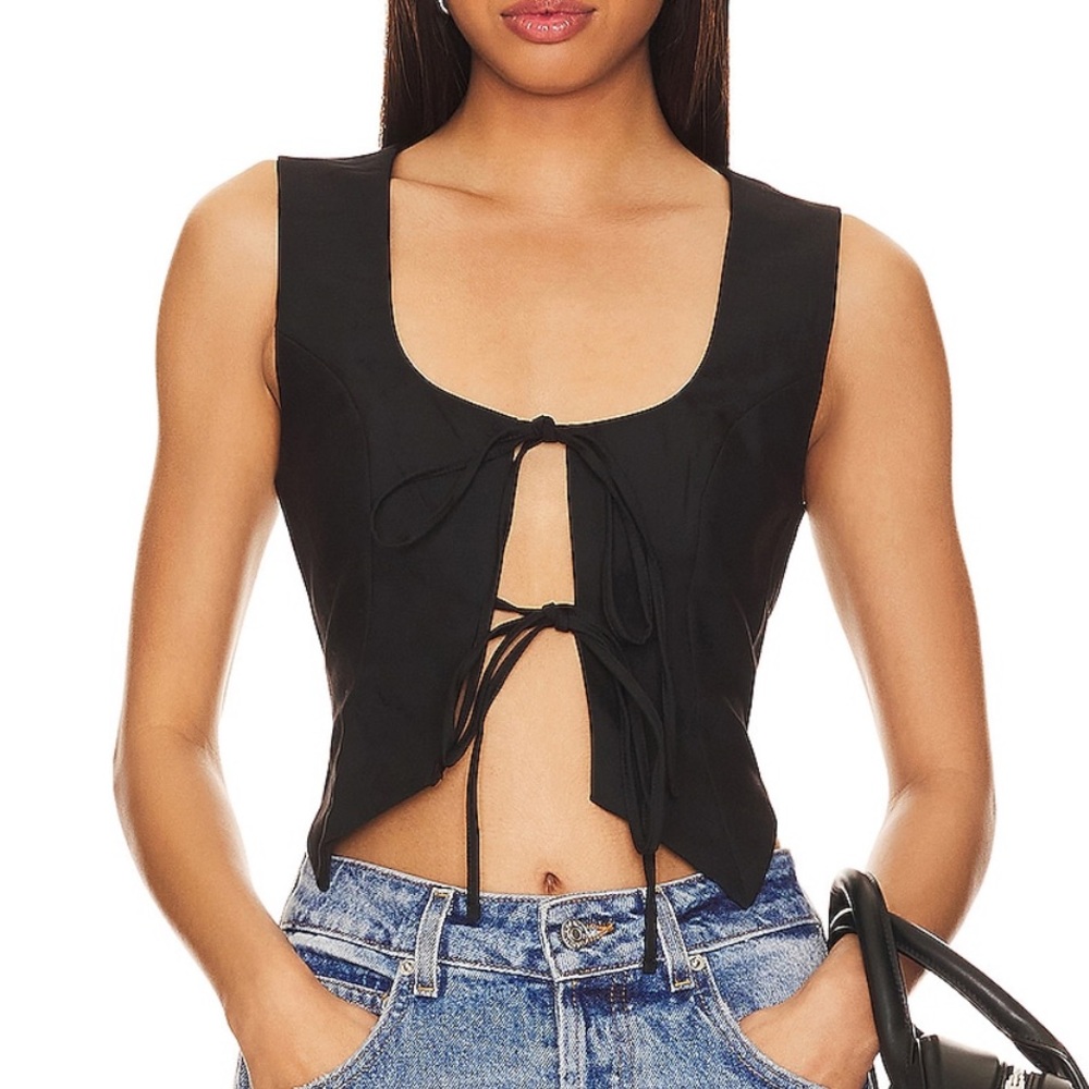 NWOT REVOLVE superdown Reese Vest in Black